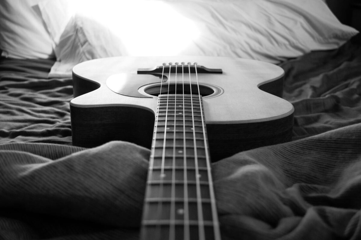 Müzikal Bilgi: Gitar Kurslarının Sahip Olması Gereken Temel Bilgileri